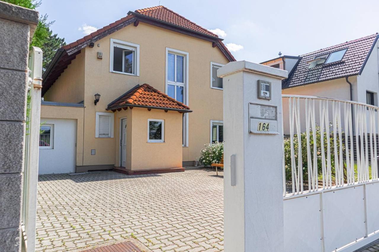 Comfortable Rooms In A Beautiful House Gd Вена Экстерьер фото